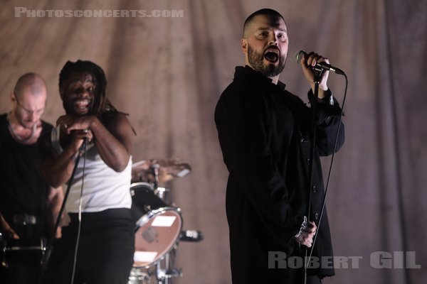 YOUNG FATHERS - 2023-08-18 - SAINT MALO - Fort de St Pere - 